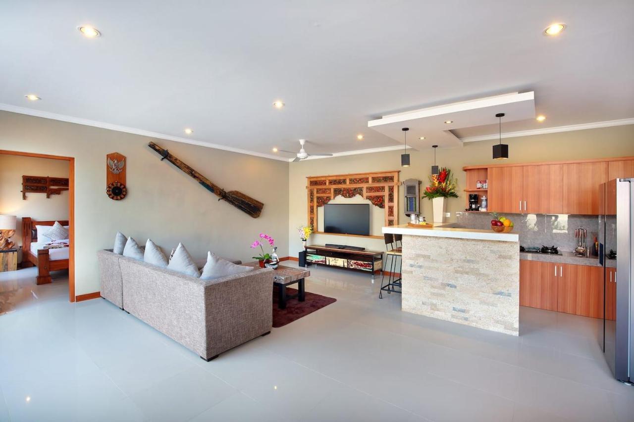 Kae Villa Anggrek 塞米亚克 外观 照片