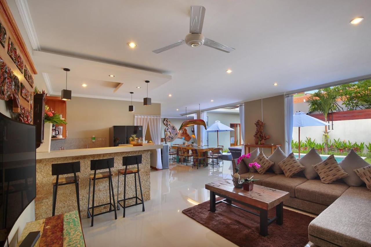 Kae Villa Anggrek 塞米亚克 外观 照片