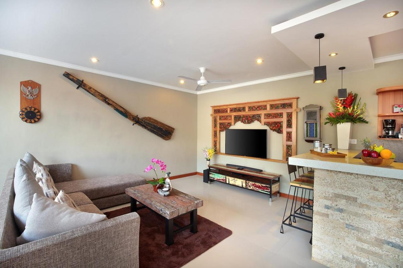 Kae Villa Anggrek 塞米亚克 外观 照片